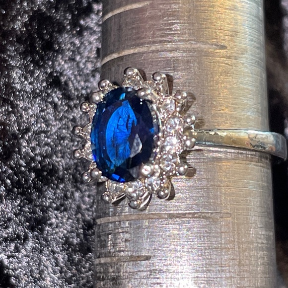 Princess Diana Sapphire Ring Copy. Vintage Sapphire Ring Copy. Size 9 - Picture 8 of 13